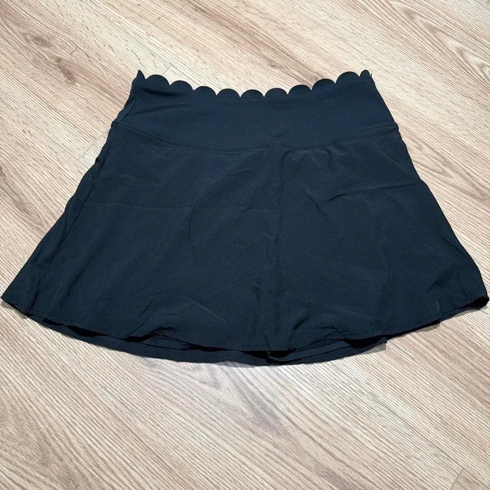Kensie Scalloped Active Skort Black Athletic Tennis Golf Skirt Size Medium NWT
